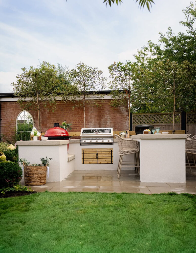 Let the Garden Define the Entertaining Side