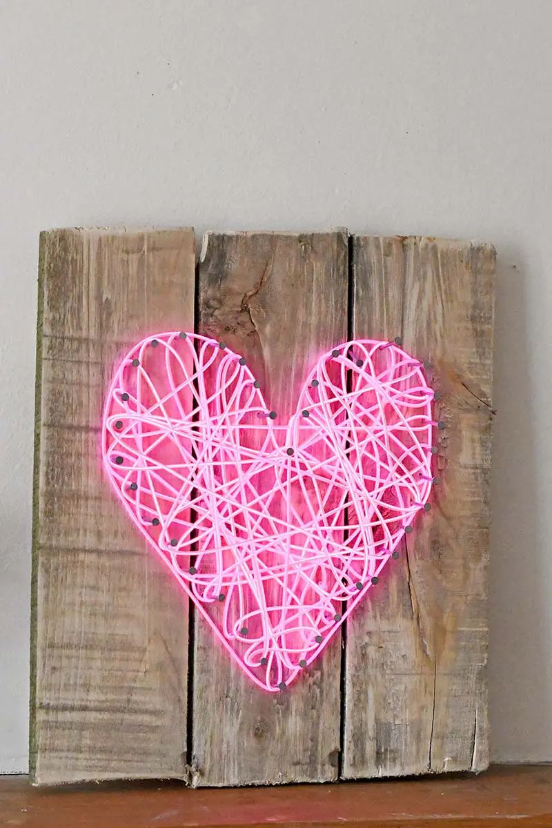 Glowing Neon Heart Accent