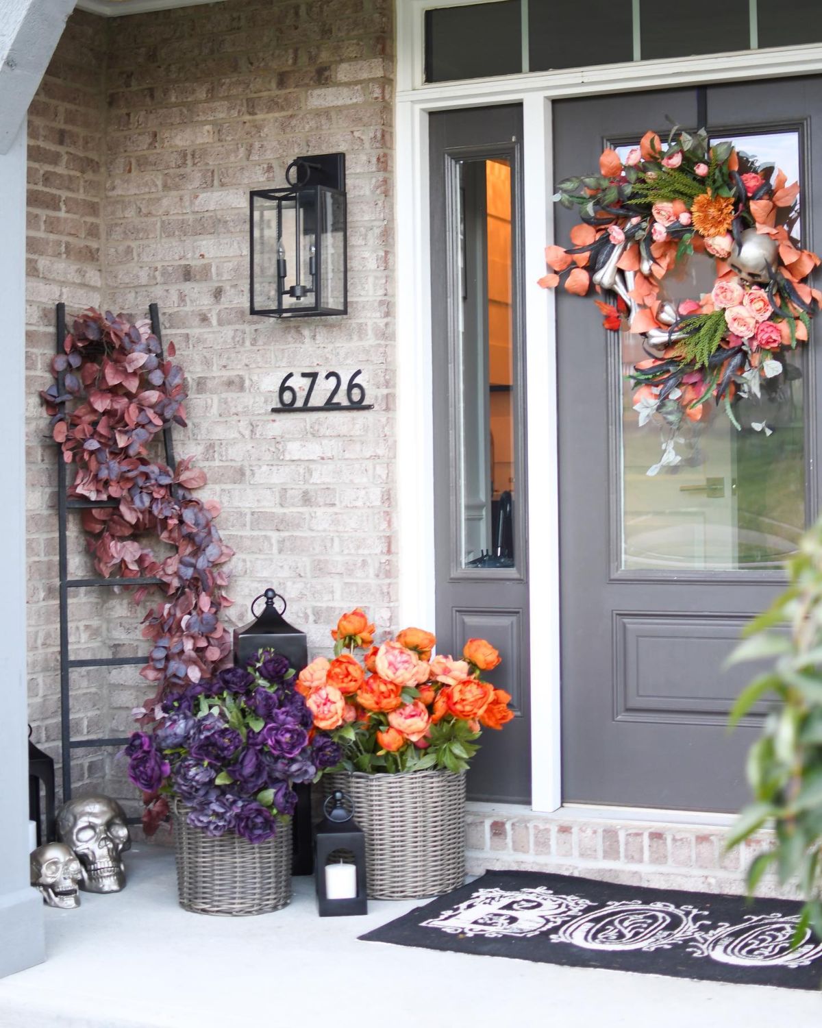Enchanting Blooms and Autumn Accents