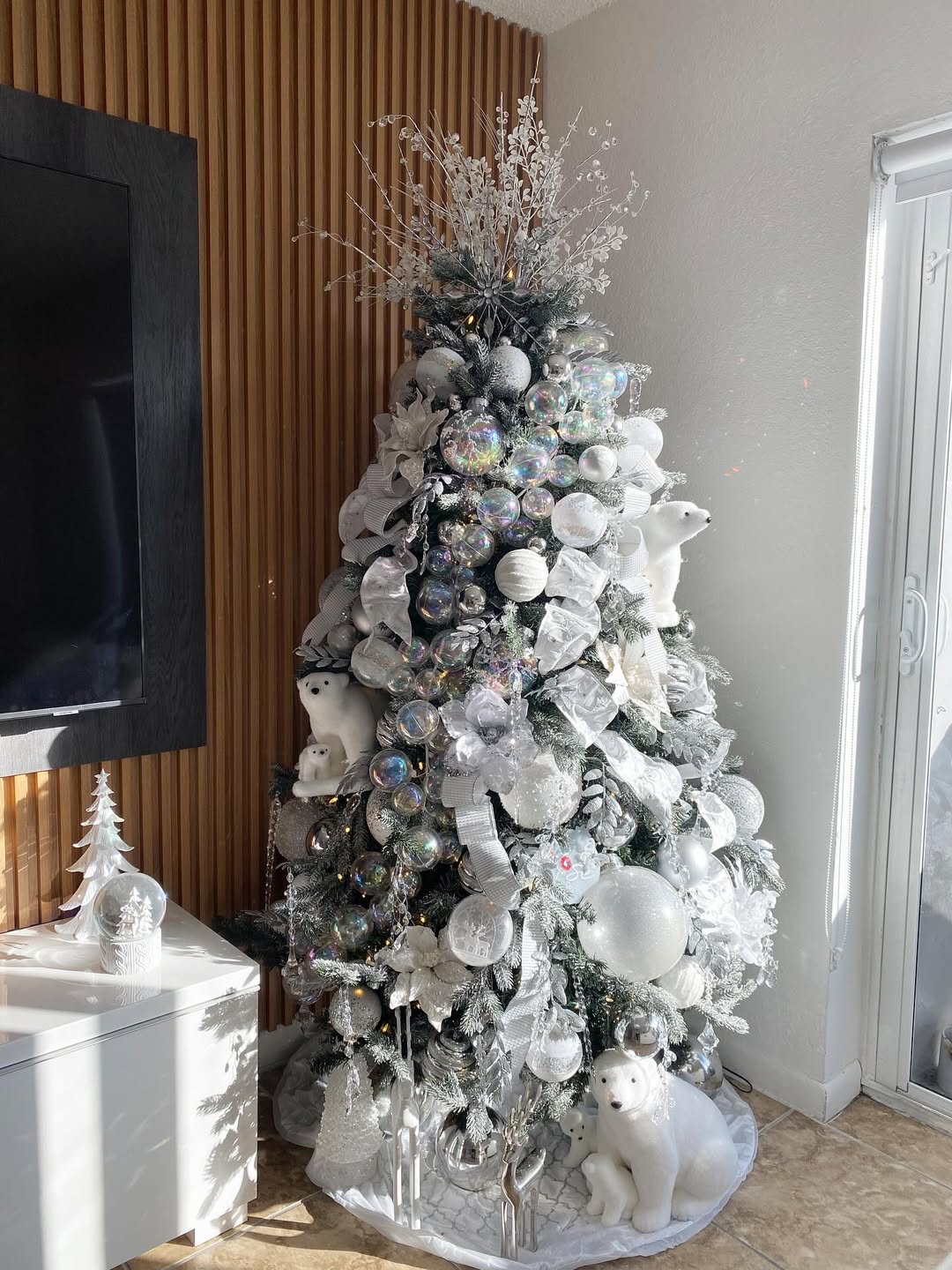 Let One Seasonal Moment Lead the Design
