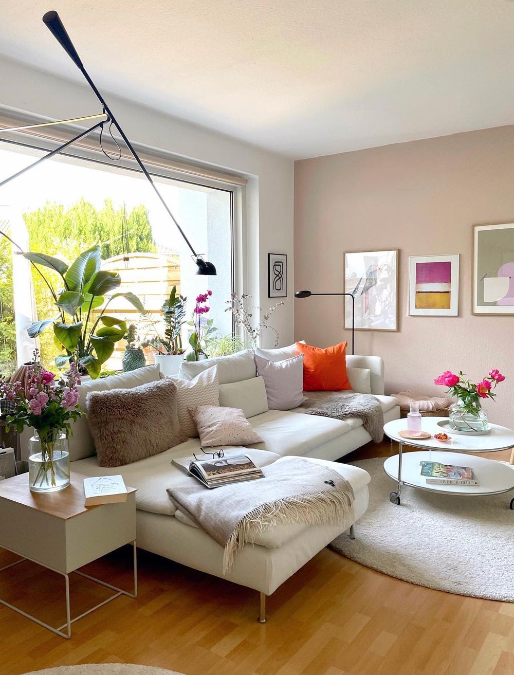 Transform Your Space with a Striking Accent Wall