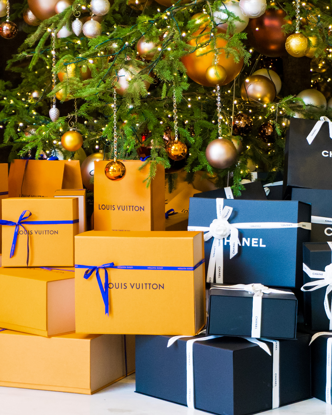 Understated Glam Holiday Display
