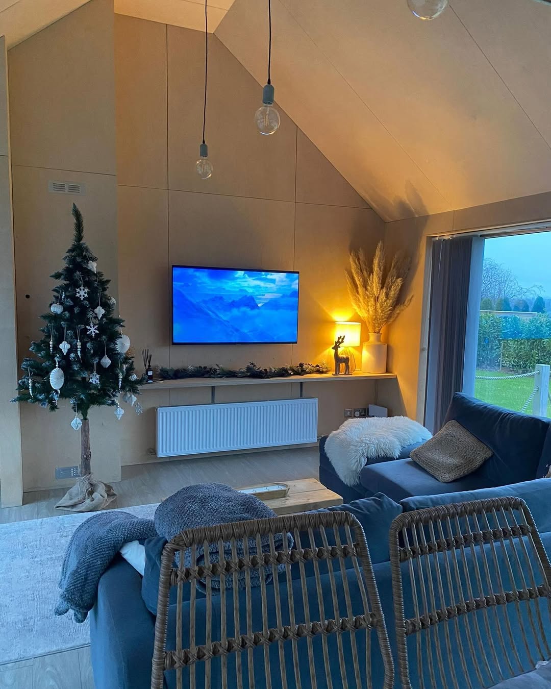 Let One Seasonal Moment Lead the Design