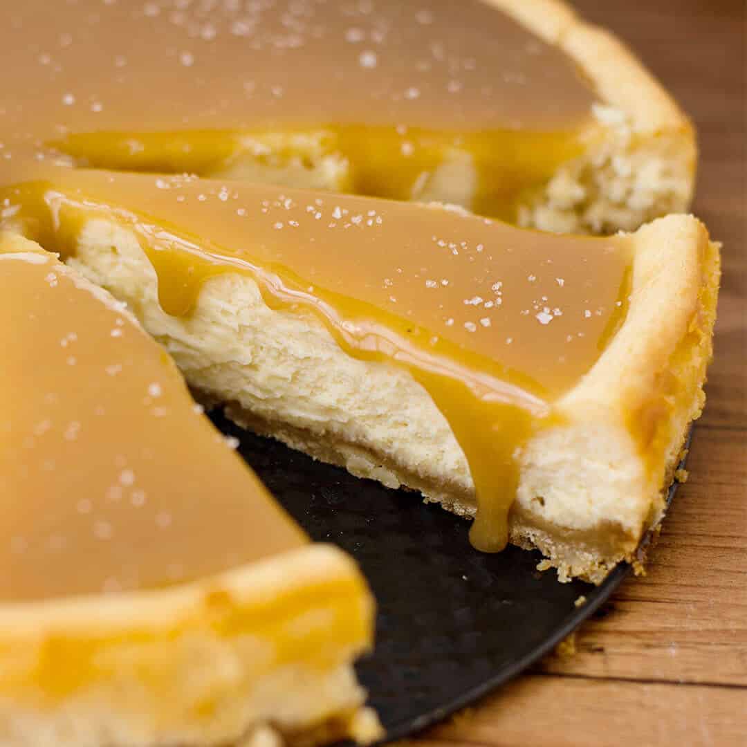 Gingersnap Pecan Caramel Cheesecake