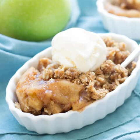 Crockpot Spiced Harvest Apple Crisp