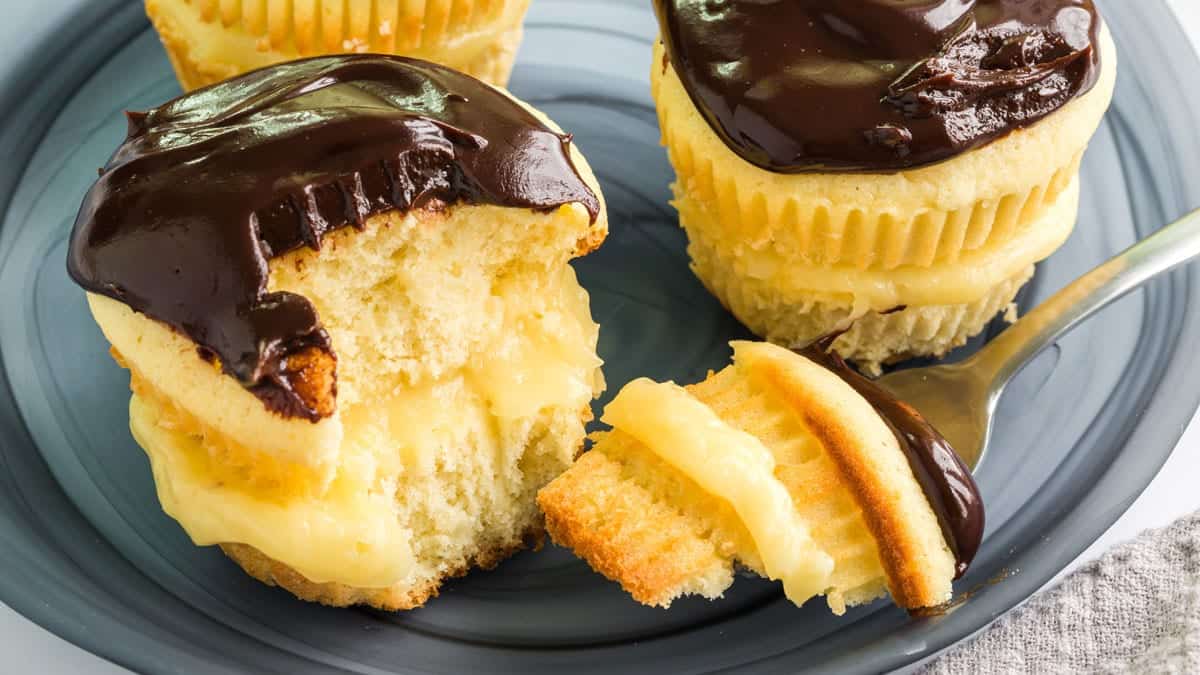 Maple Custard Crown Cupcakes