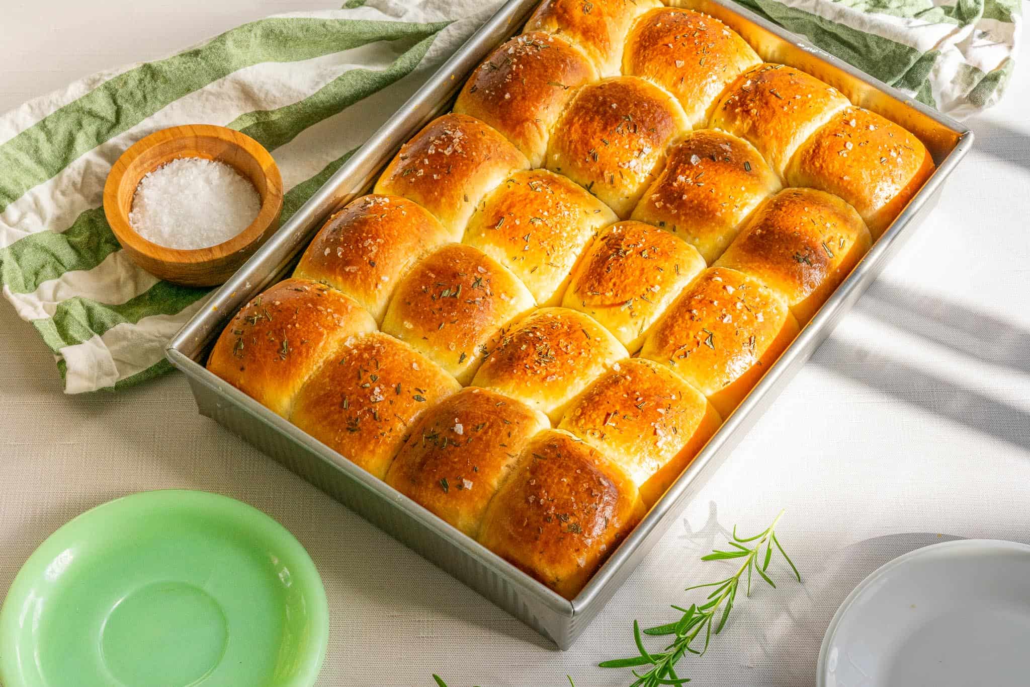 Rosemary Pull-Apart Sourdough Rolls