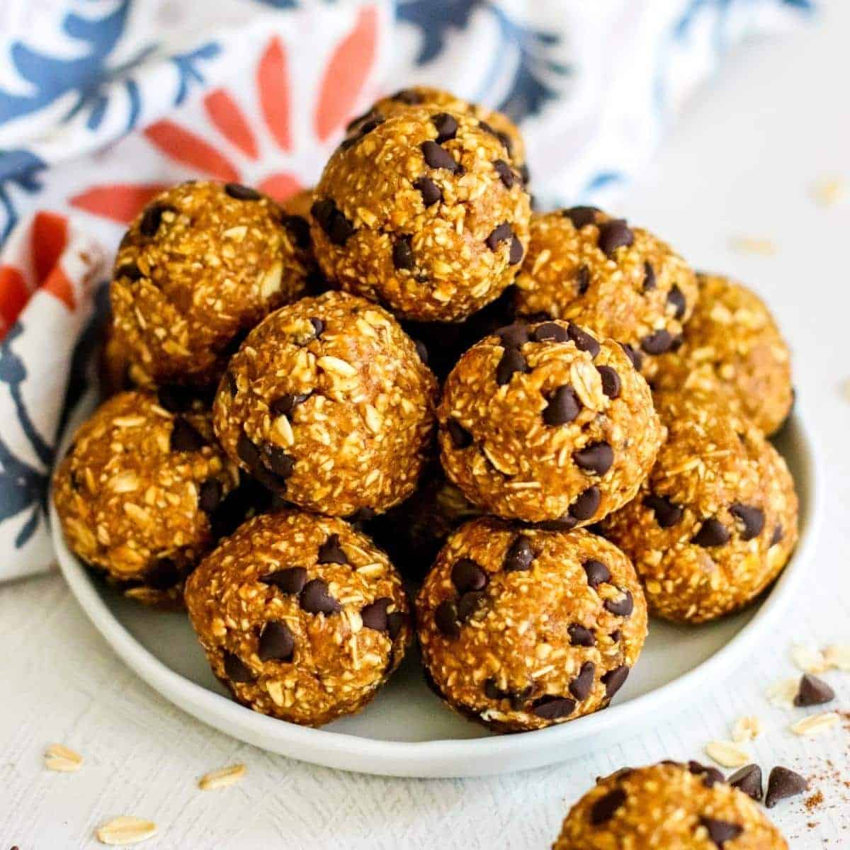Wholesome Spiced Pumpkin Oat Truffle Bites