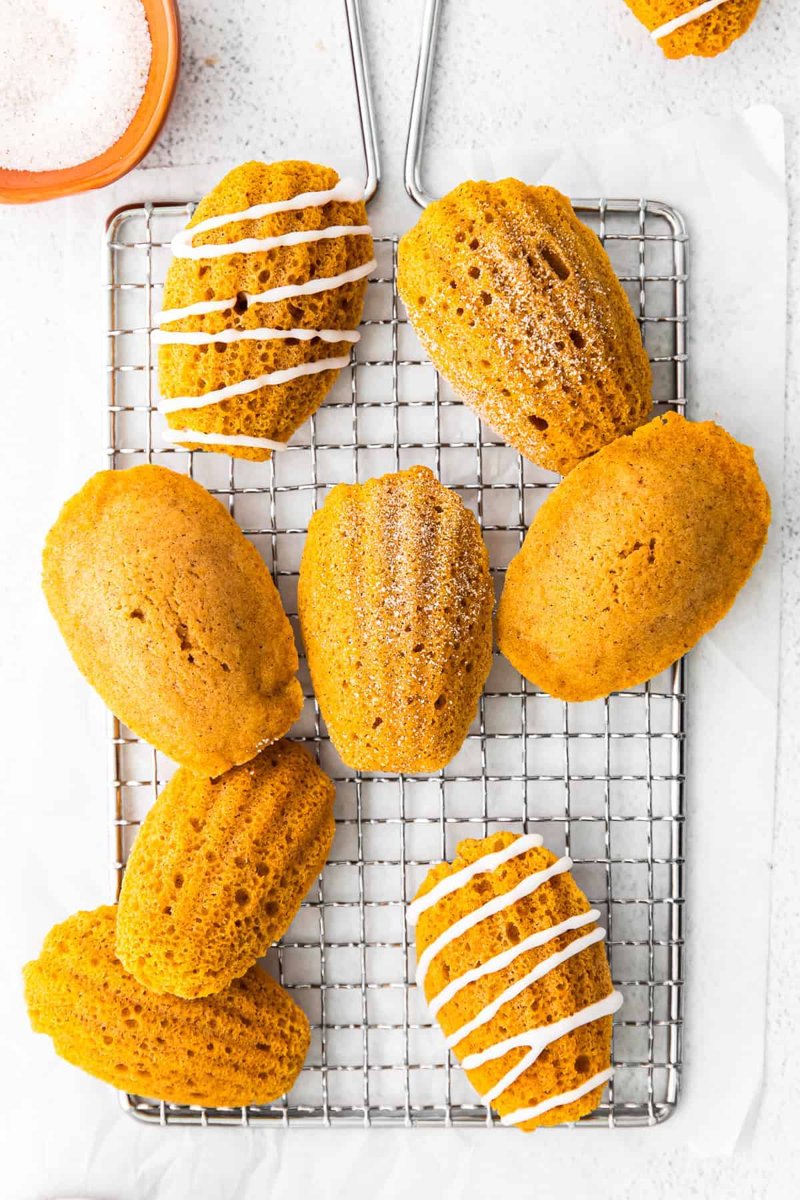 Delicate Spiced Shell Cakes With Autumn Flavors