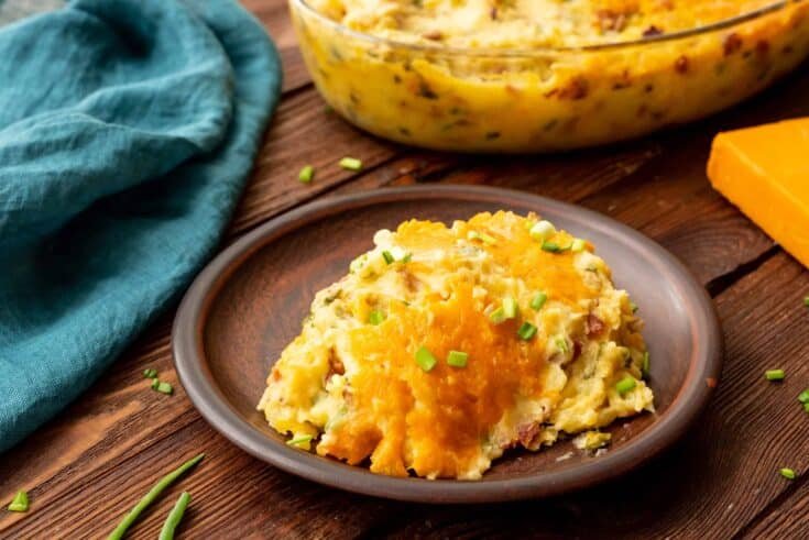 Friendsgiving Cheddar-Bacon Mash Bake
