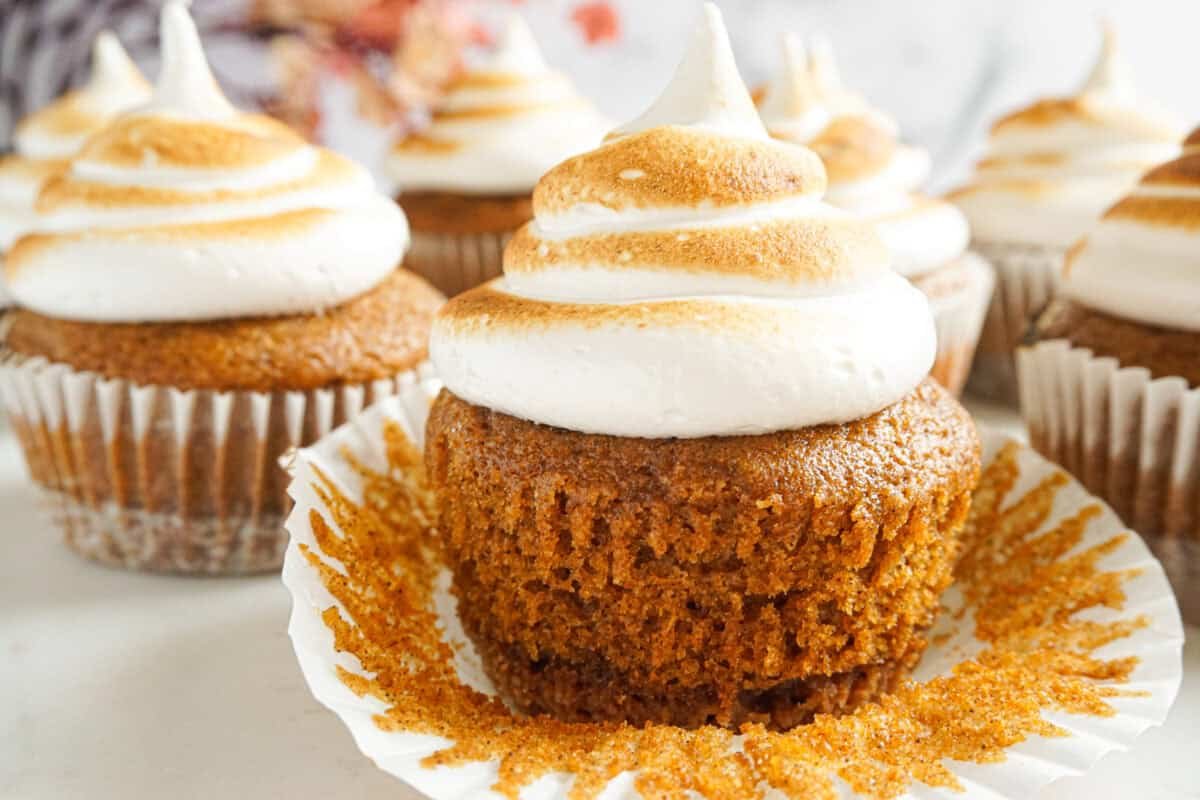 Fireside-Inspired Autumn Cakes With Biscuit Bases and Browned Meringue
